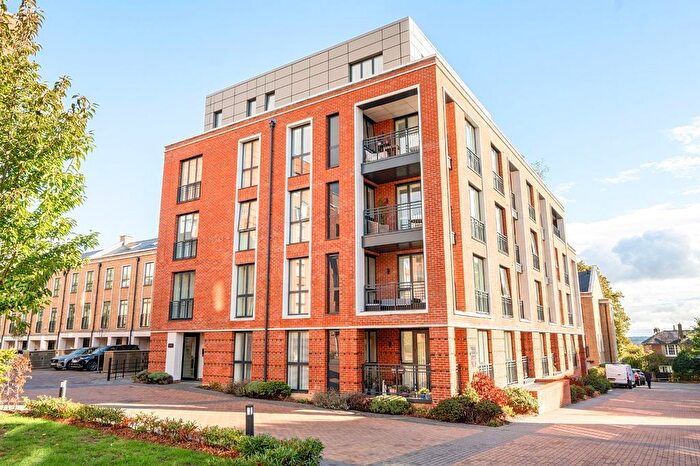 2 Bedroom Flat To Rent In Fellowes Rise, Winchester, Hampshire, SO22