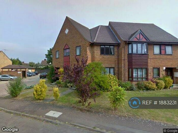 2 Bedroom Flat To Rent In Bidwell Close, Letchworth Garden City, SG6