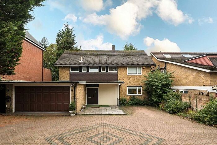 4 Bedroom Property To Rent In West Road, London, W5