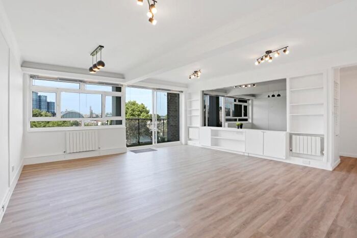 3 Bedroom Flat To Rent In Monckton Court, Strangways Terrace, Kensington, W14