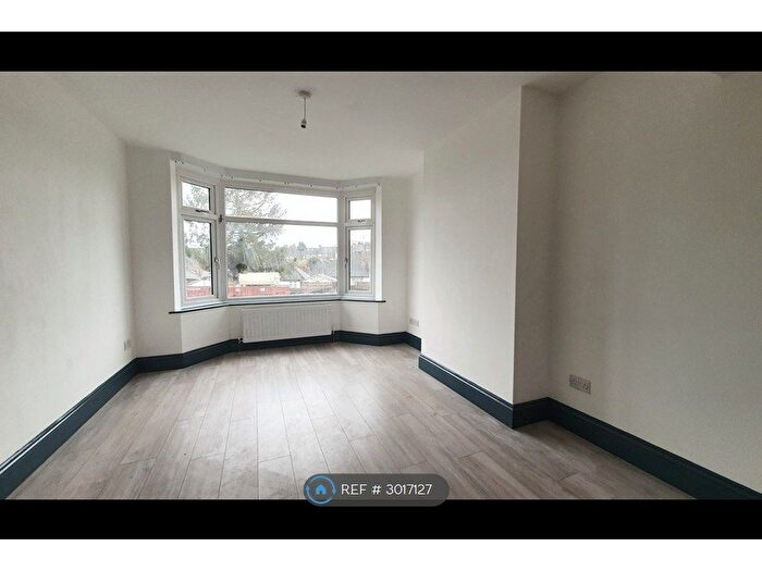 3 Bedroom Terraced House To Rent In Milton Road, Luton, LU1