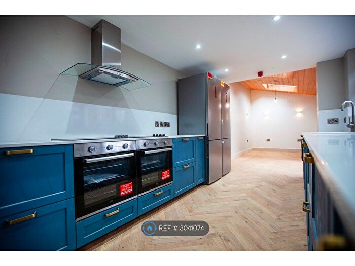 8 Bedroom Terraced House To Rent In Deramore St, Manchester, M14