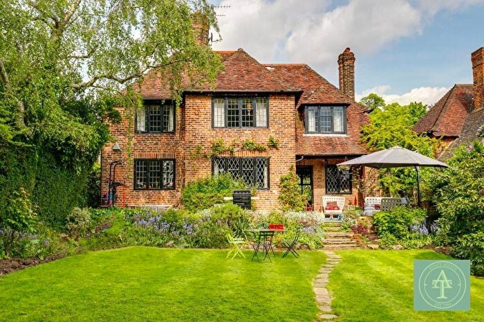 4 Bedroom Detached House For Sale In Deansway, Hampstead Garden Suburb, London, N2