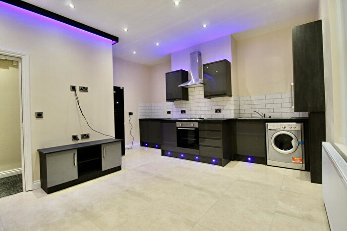 4 Bedroom House To Rent In North Grange Road, Leeds, LS6