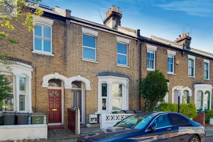 2 Bedroom Flat To Rent In Kemerton Road, London, SE5