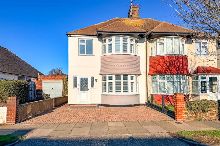 3 Bedroom Semi Detached House For Sale In Stuart Road, Southend-on-Sea, SS2
