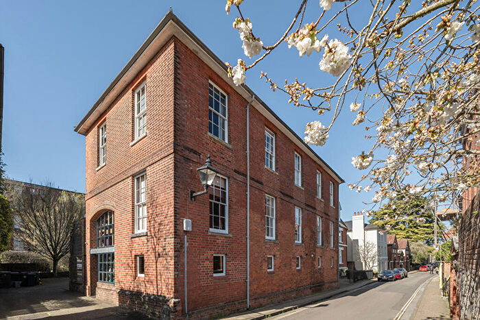 3 Bedroom Town House For Sale In St. Thomas Street, Winchester, SO23