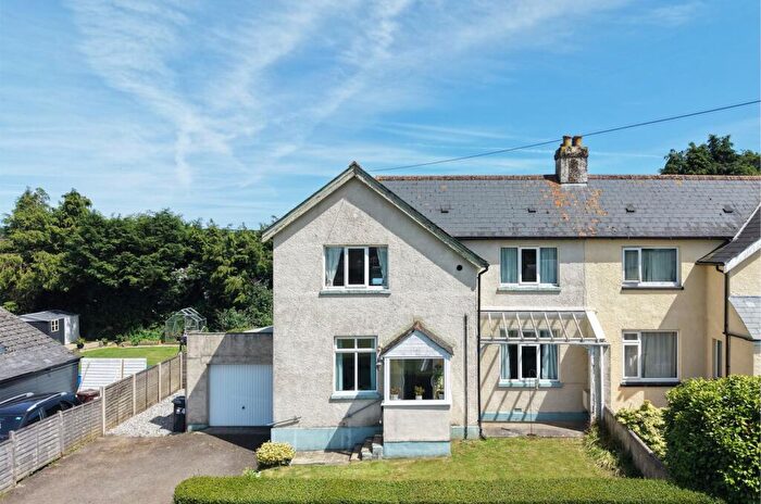 3 Bedroom Semi Detached House For Sale In Chantry Park, Callington, PL17