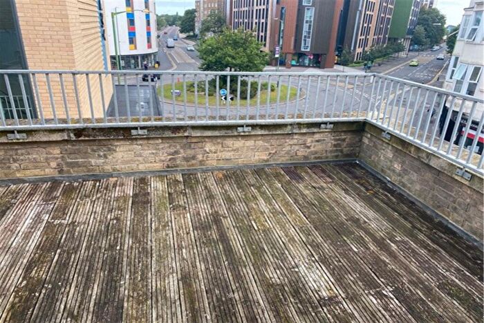 2 Bedroom Flat To Rent In Bedroom Flat In Bournemouth, BH1