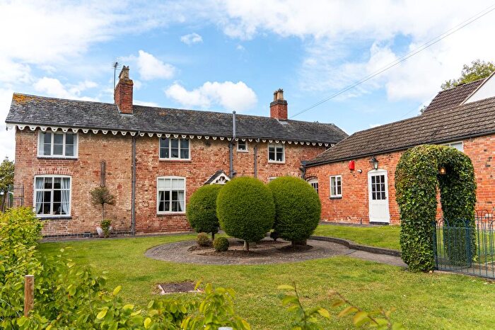 4 Bedroom Detached House For Sale In The Square, Thurnby, LE7