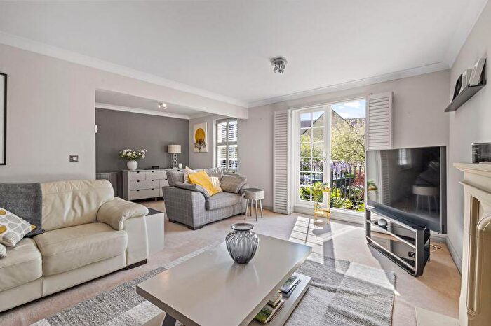 4 Bedroom Town House For Sale In Jill Kilner Drive, Burley-in-Wharfedale, LS29