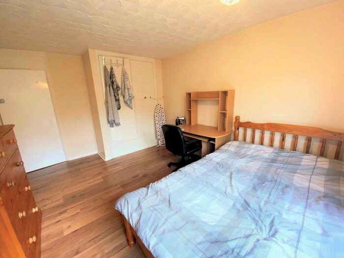 3 Bedroom Apartment To Rent In Long Meadow Way, Canterbury, CT2