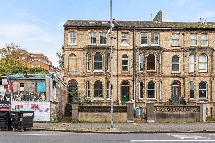 1 Bedroom Apartment To Rent In Gladstone Terrace, Brighton, BN2