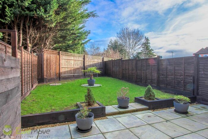 4 Bedroom Semi-Detached House To Rent In Cordwainers Road, Cheltenham, GL52