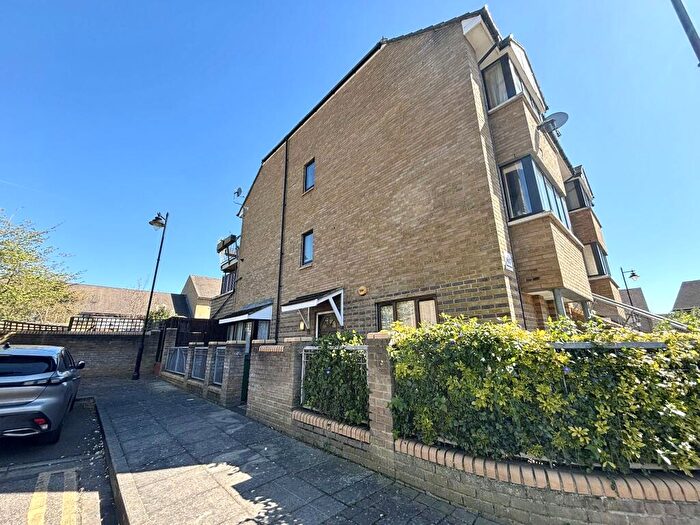 1 Bedroom Flat To Rent In Anglian Road, Leytonstone, E11