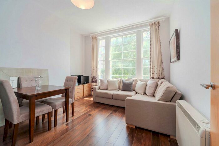 2 Bedroom Flat To Rent In Cliff Road, Camden, NW1