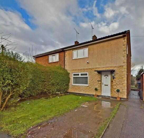 3 Bedroom Semi-Detached House To Rent In Aldford Road, Upton, Chester, CH2