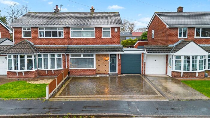 3 Bedroom Semi-Detached House For Sale In Stanstead Avenue, Penketh, WA5