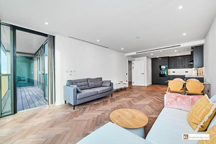 2 Bedroom Apartment For Sale In Flat, Merino Gardens, London, E1W