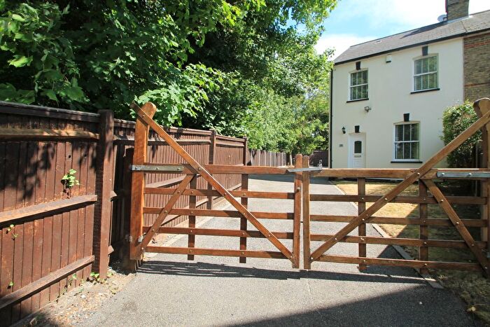 3 Bedroom Semi-Detached House To Rent In Wested Lane, Swanley, BR8