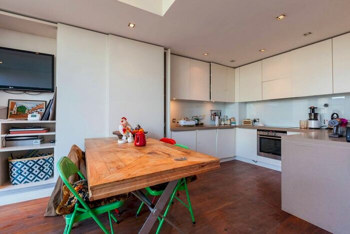 1 Bedroom Flat To Rent In Hoxton Square, Hoxton, London, N1