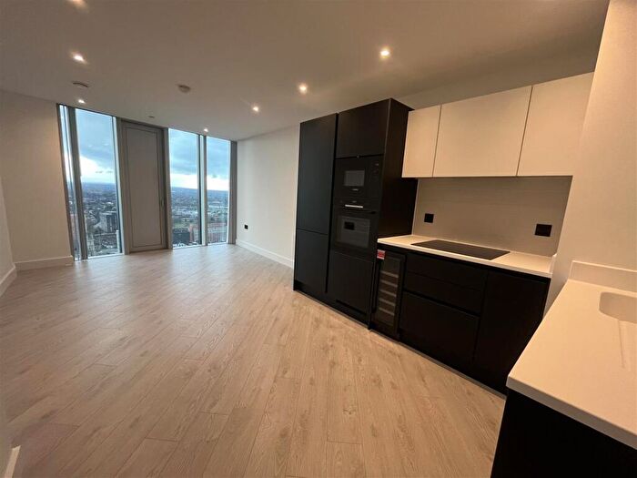Apartment To Rent In Trinity Way, Manchester, M3