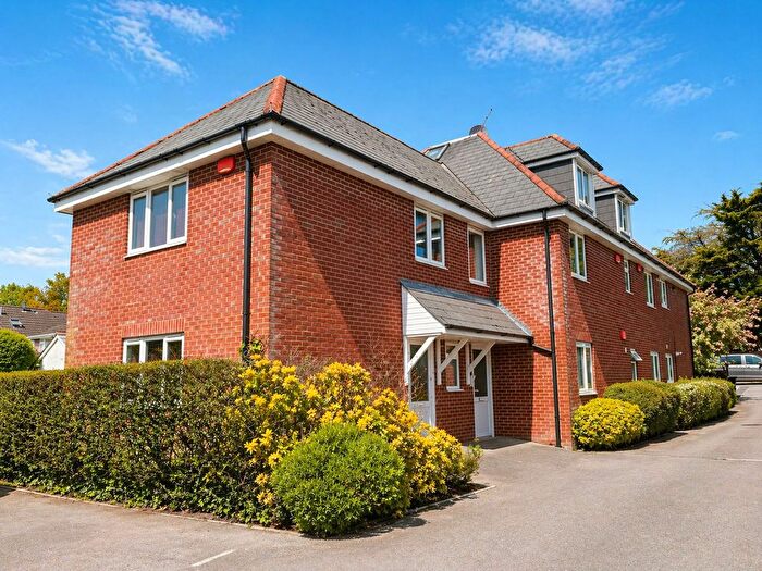 2 Bedroom Flat For Sale In Wimborne Road East, Ferndown, BH22