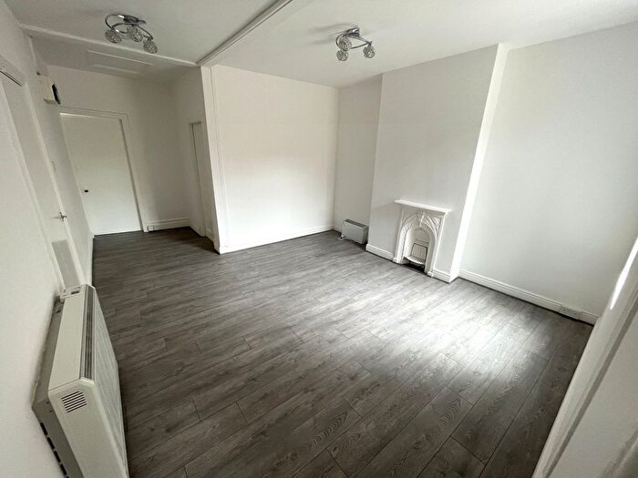 3 Bedroom Flat To Rent In Francis Street, Stoneygate, LE2