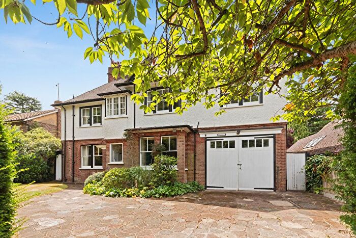 6 Bedroom Detached House For Sale In The Avenue, Bushey, WD23
