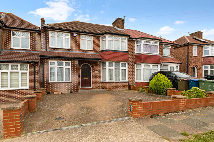 4 Bedroom House For Sale In Peareswood Gardens, Stanmore, HA7