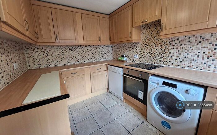 3 Bedroom Terraced House To Rent In Wessington Bank, Glossop, SK13