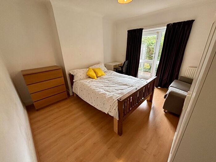 5 Bedroom Semi-Detached House To Rent In St Annes Road, Headingley, Leeds, LS6