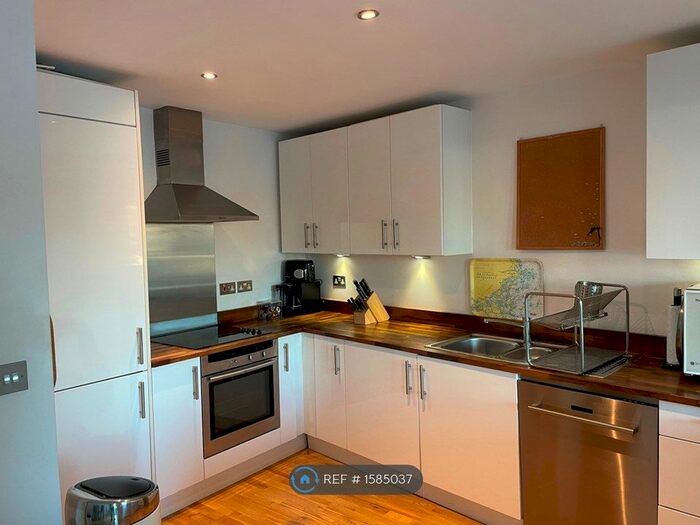 2 Bedroom Flat To Rent In Alscot Road, London, SE1