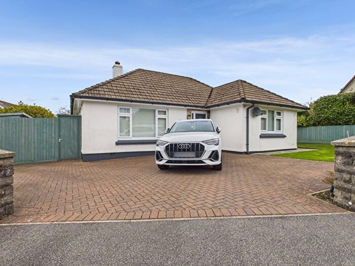 3 Bedroom Detached Bungalow For Sale In Clijah Close, Redruth, TR15