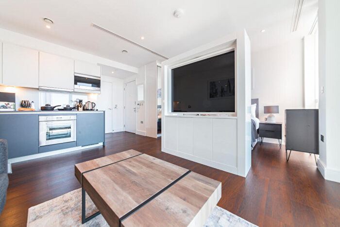 Apartment To Rent In Harbour Way, London, E14