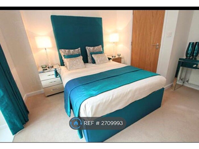 2 Bedroom Flat To Rent In Chris Pullen Way, London, N7