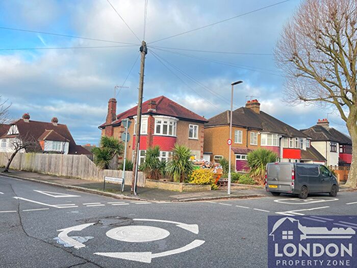 3 Bedroom Detached House To Rent In Demesne Road, Wallington, SM6