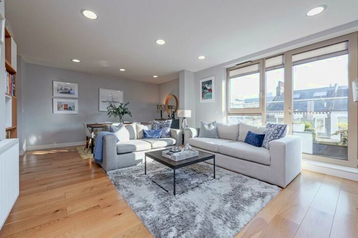 2 Bedroom Apartment To Rent In The Lismore, SW11