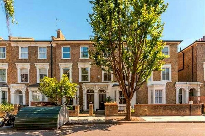 3 Bedroom End Of Terrace House To Rent In Kemeys Street, Homerton, Hackney Wick, London, E9