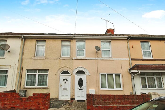 3 Bedroom Terraced House For Sale In Beatrice Street, Swindon, SN2