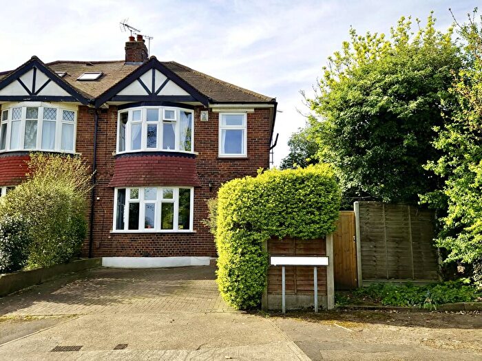 3 Bedroom Semi Detached House For Sale In Cecil Avenue, Rainham, Gillingham, ME8