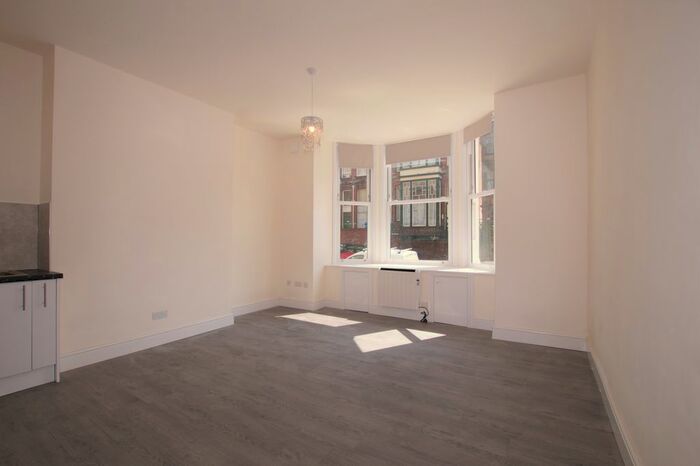 1 Bedroom Flat To Rent In Royal Avenue, Scarborough, YO11