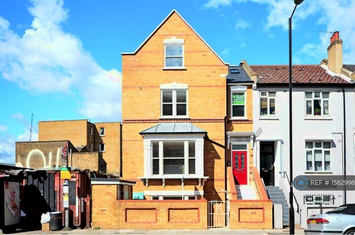 1 Bedroom Flat To Rent In St Mark's Rise, London, E8