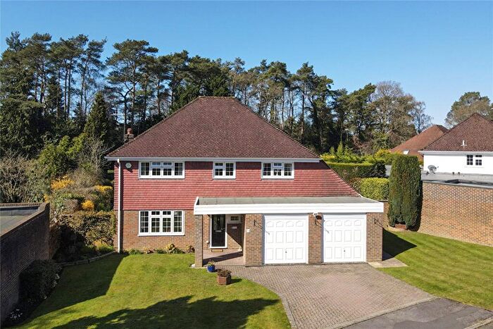 4 Bedroom Detached House For Sale In Tudor Close, Grayshott, Hindhead, Surrey, GU26