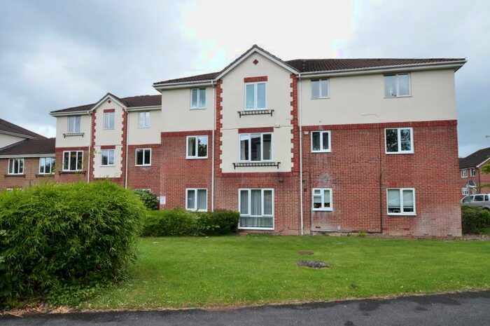 2 Bedroom Apartment To Rent In Garden Close, Andover, SP10
