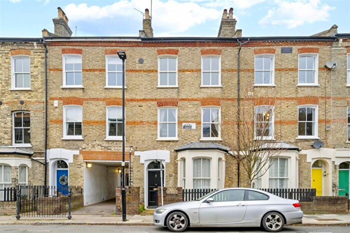 3 Bedroom Terraced House To Rent In Moray Road, Finsbury Park, N4