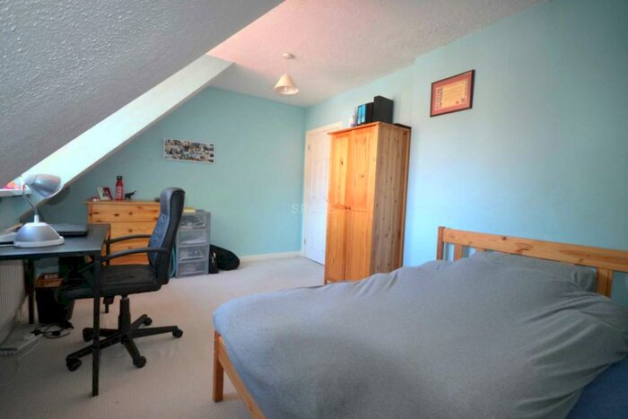 4 Bedroom Terraced House To Rent In Hawthorn Gardens, Reading, Berkshire, RG2