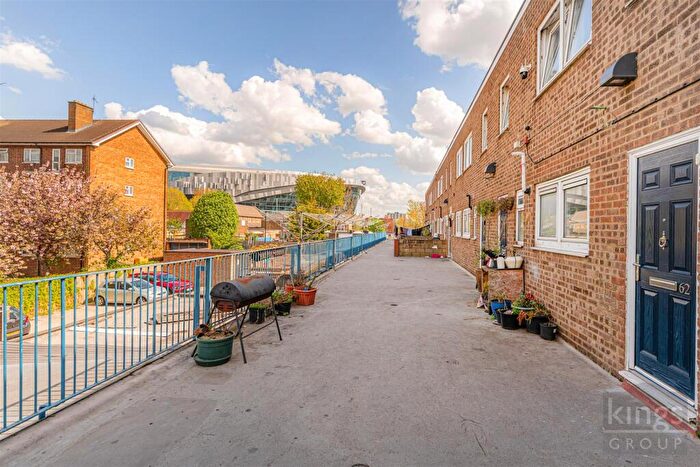3 Bedroom Flat For Sale In Church Road, London, N17