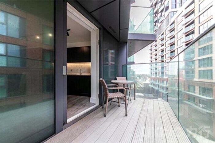 2 Bedroom Flat To Rent In Portal Way, North Acton, W3