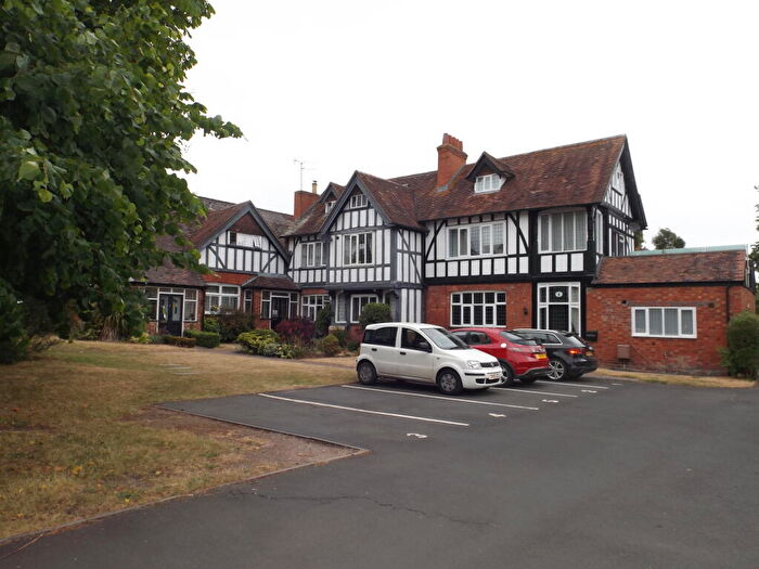 3 Bedroom House To Rent In Fountain Court, Low Habberley, Kidderminster, DY11